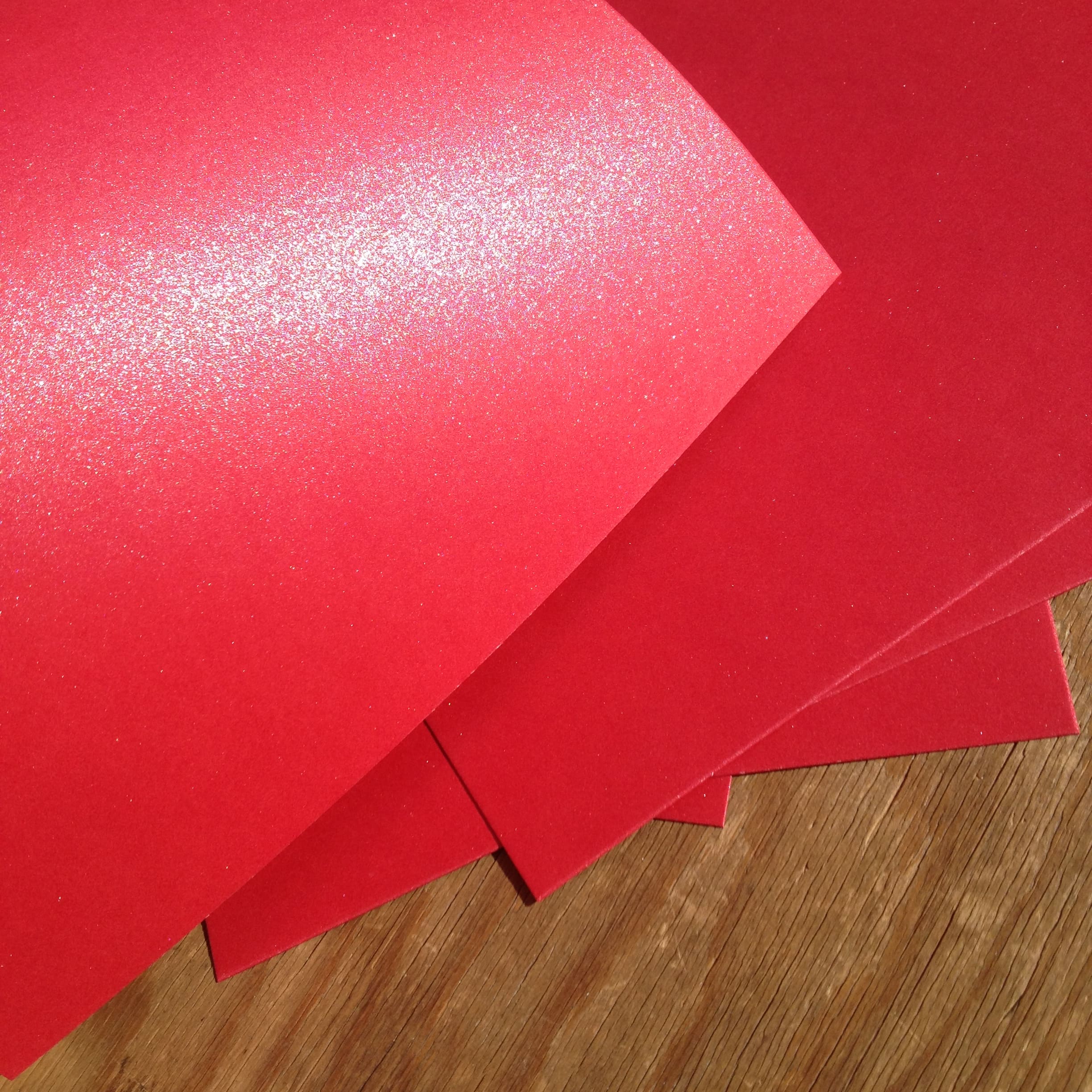 Маджестик бумага. Маджестик красный сатин. Маджестик Императорский красный. Дизайнерский картон Маджестик. Маджестик перламутр бумага.
