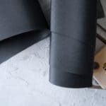 Чёрный кожзаменитель с тиснением Джинс